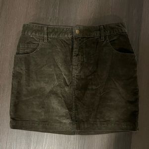 BDG size 4 corduroy dark green skirt